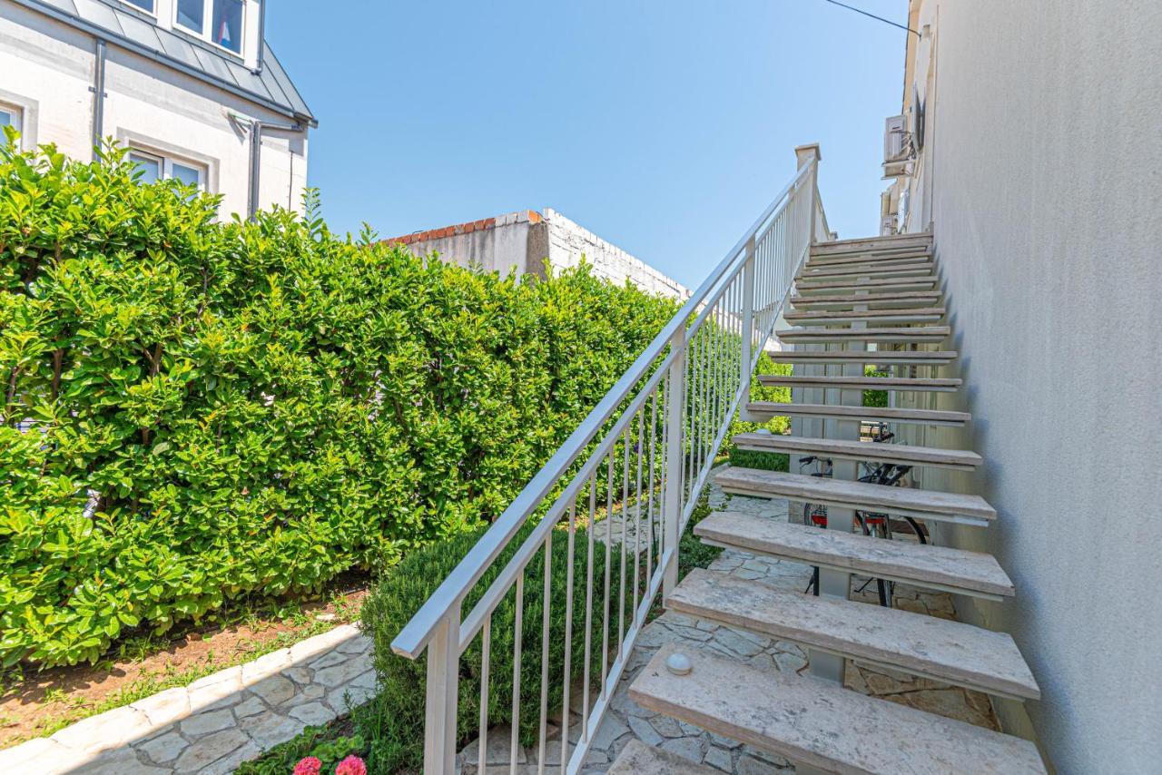 Apartments Villa Tribunj Tribalj 외부 사진