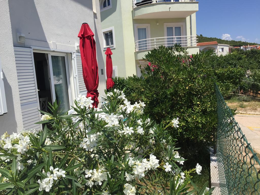 Apartments Villa Tribunj Tribalj 외부 사진