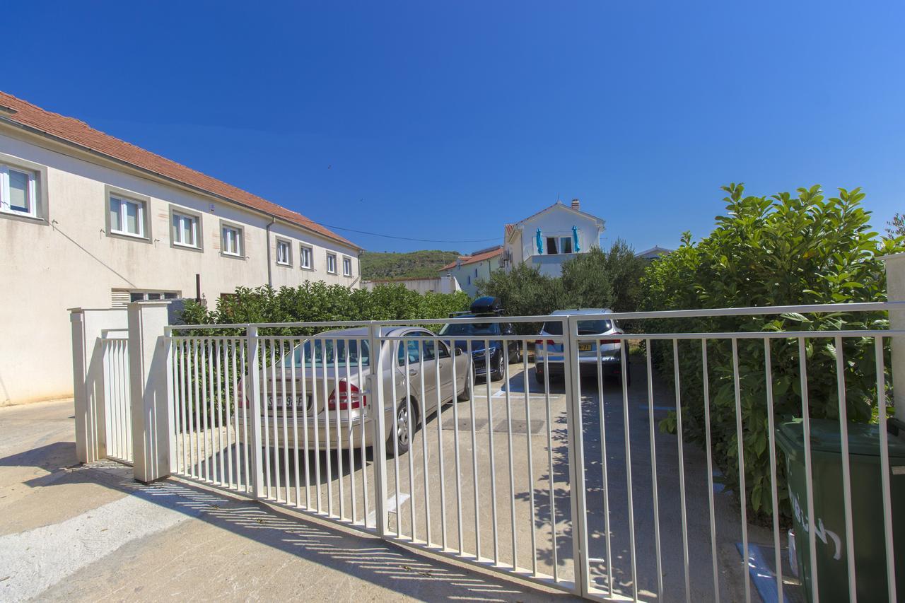 Apartments Villa Tribunj Tribalj 외부 사진